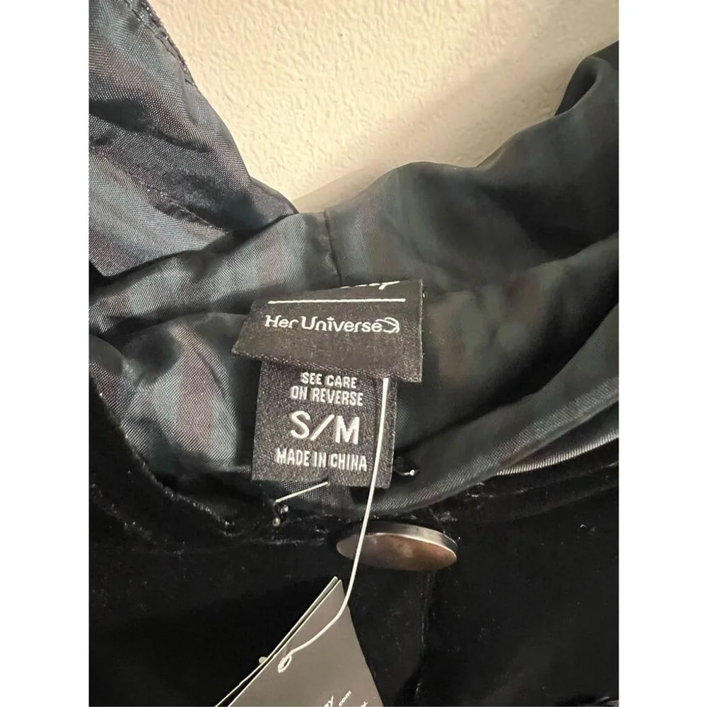 Disney The Haunted Mansion Gargoyle Velvet Girls Hooded Cape (Sz S/M) - Picture 5 of 7